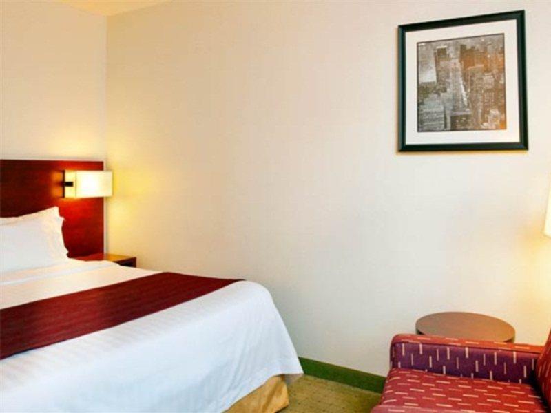 Courtyard New York Manhattan/Upper East Side Номер фото